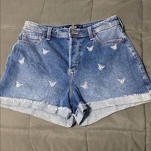 Hollister Curvy Ultra High-Rise Mom Short. Size 9